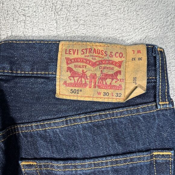 Levi’s 501 Jeans Men’s Fit 31x31 Button Fly Dark Wash No Fade Raw Denim Blank - Picture 12 of 14